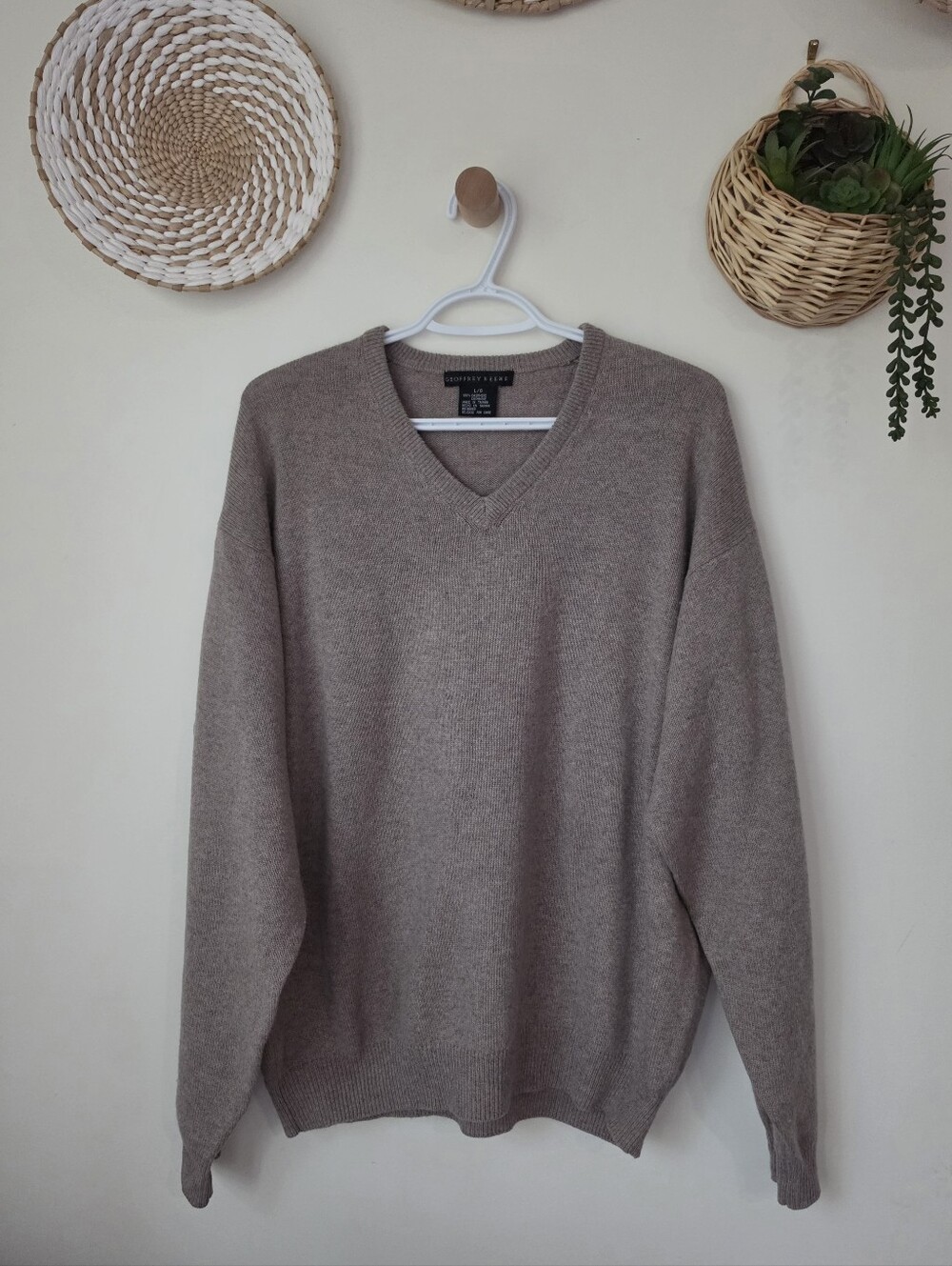 Geoffrey Beene Vintage Pure 100% Cashmere V-Neck Pullover Knit Sweater Beige
